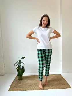 Піжамний жіночий комплект COSY у клітинку зелено/чорний (штани+біла футболка)